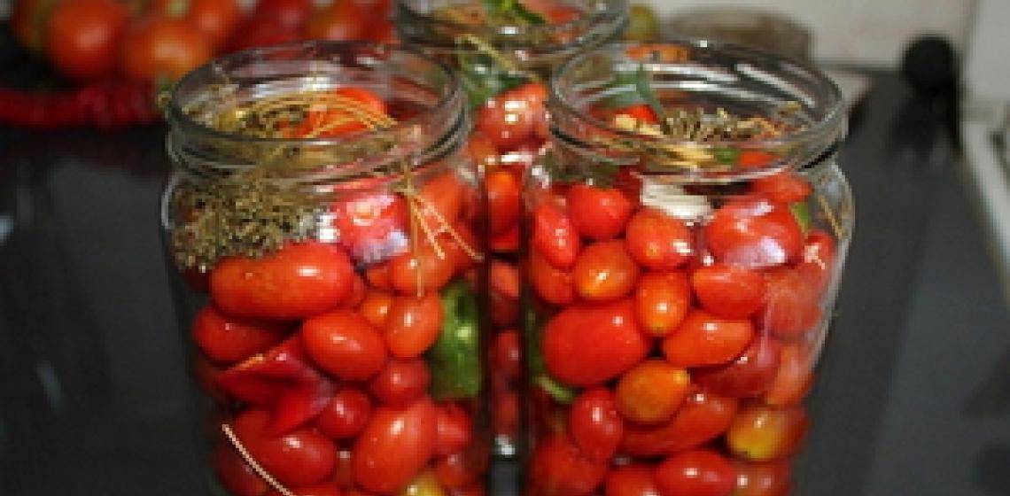 Консервированные сладкие помидоры без стерилизации: рецепты на зиму, томаты в литровых банках, резаные пальчики оближешь